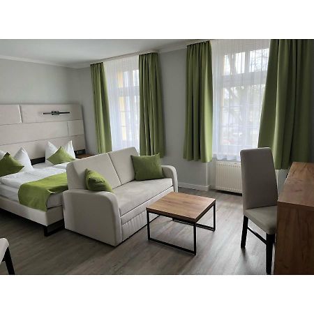 Hotel Und Restaurant Kranichsberg Woltersdorf  エクステリア 写真