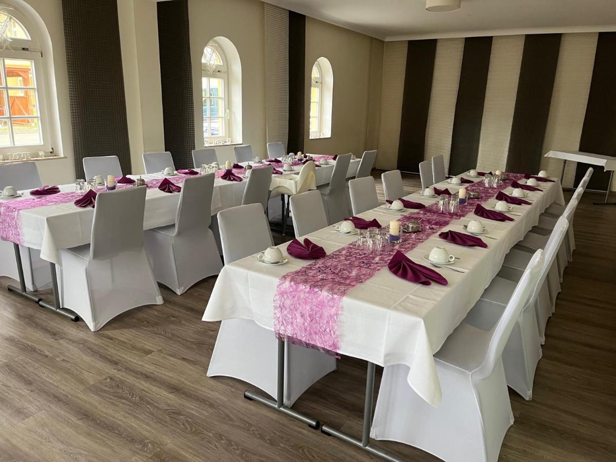 Hotel Und Restaurant Kranichsberg Woltersdorf  エクステリア 写真