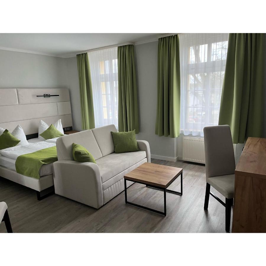 Hotel Und Restaurant Kranichsberg Woltersdorf  エクステリア 写真