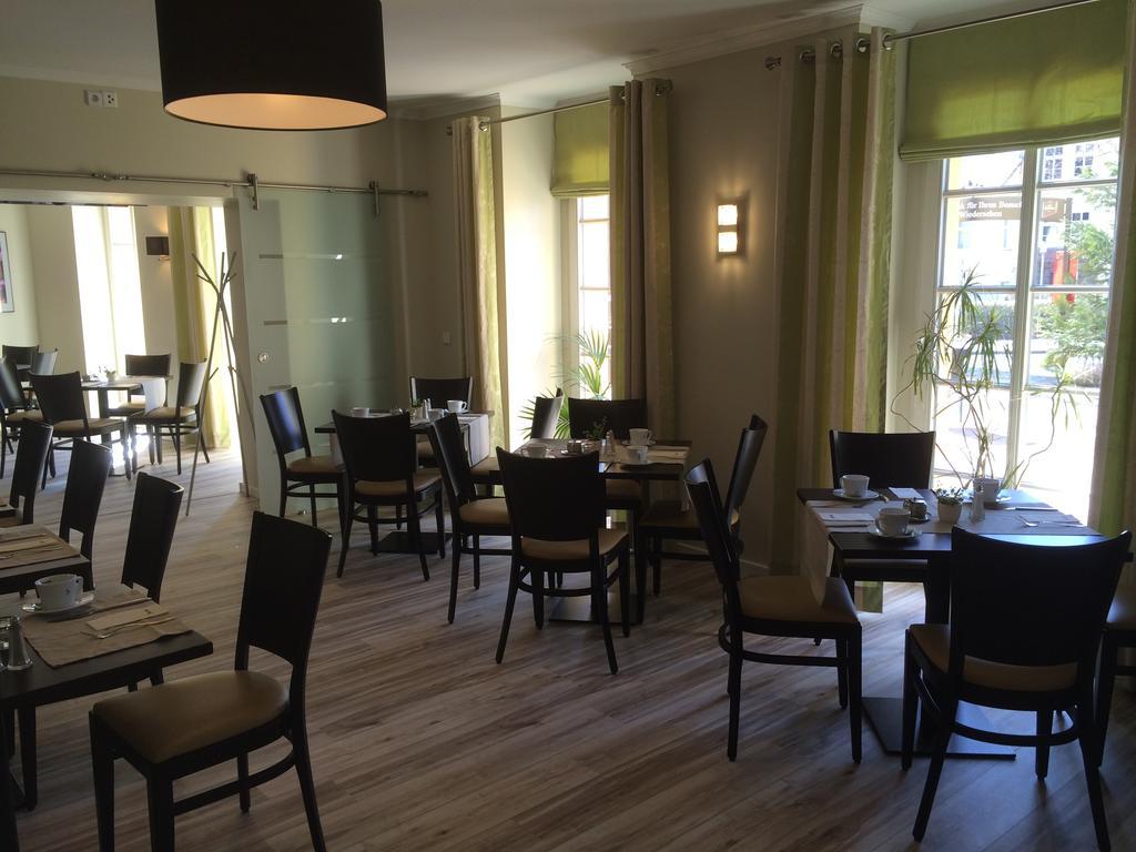 Hotel Und Restaurant Kranichsberg Woltersdorf  エクステリア 写真