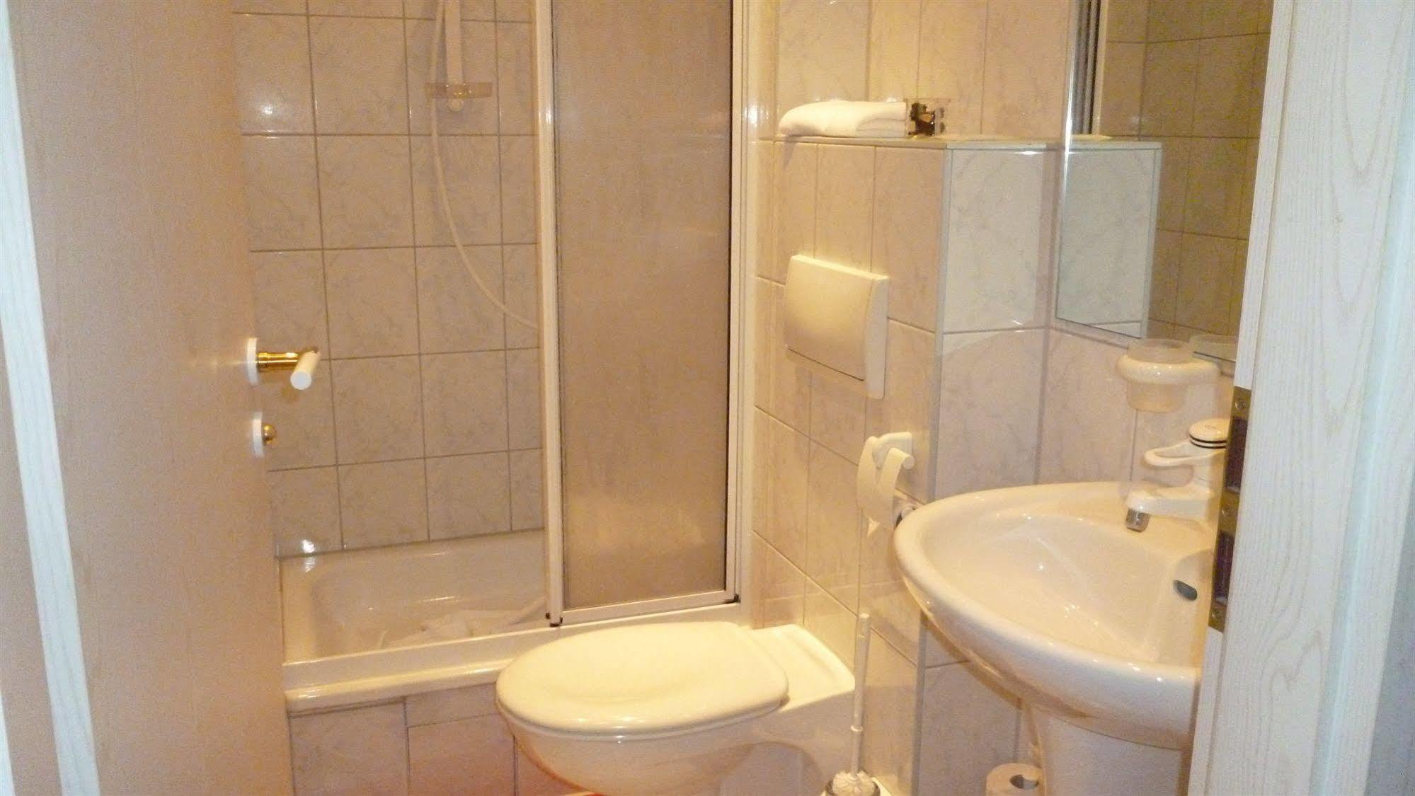 Hotel Und Restaurant Kranichsberg Woltersdorf  エクステリア 写真