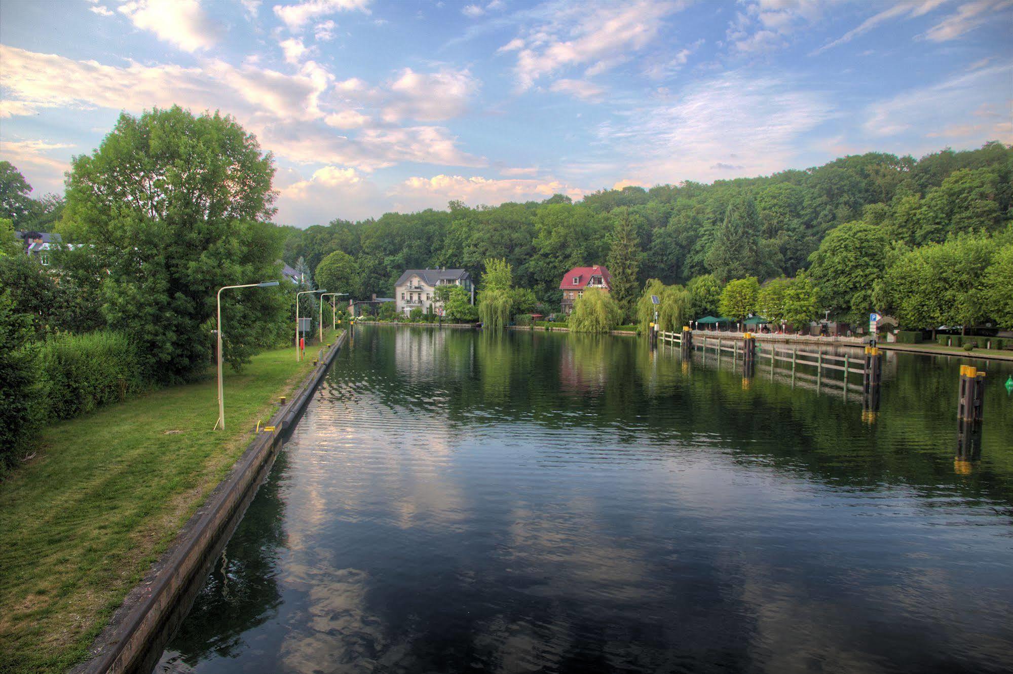 Hotel Und Restaurant Kranichsberg Woltersdorf  エクステリア 写真