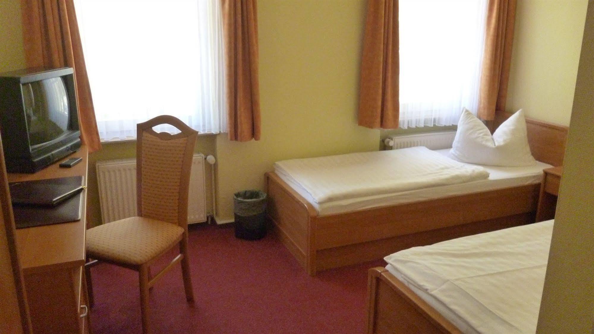 Hotel Und Restaurant Kranichsberg Woltersdorf  エクステリア 写真