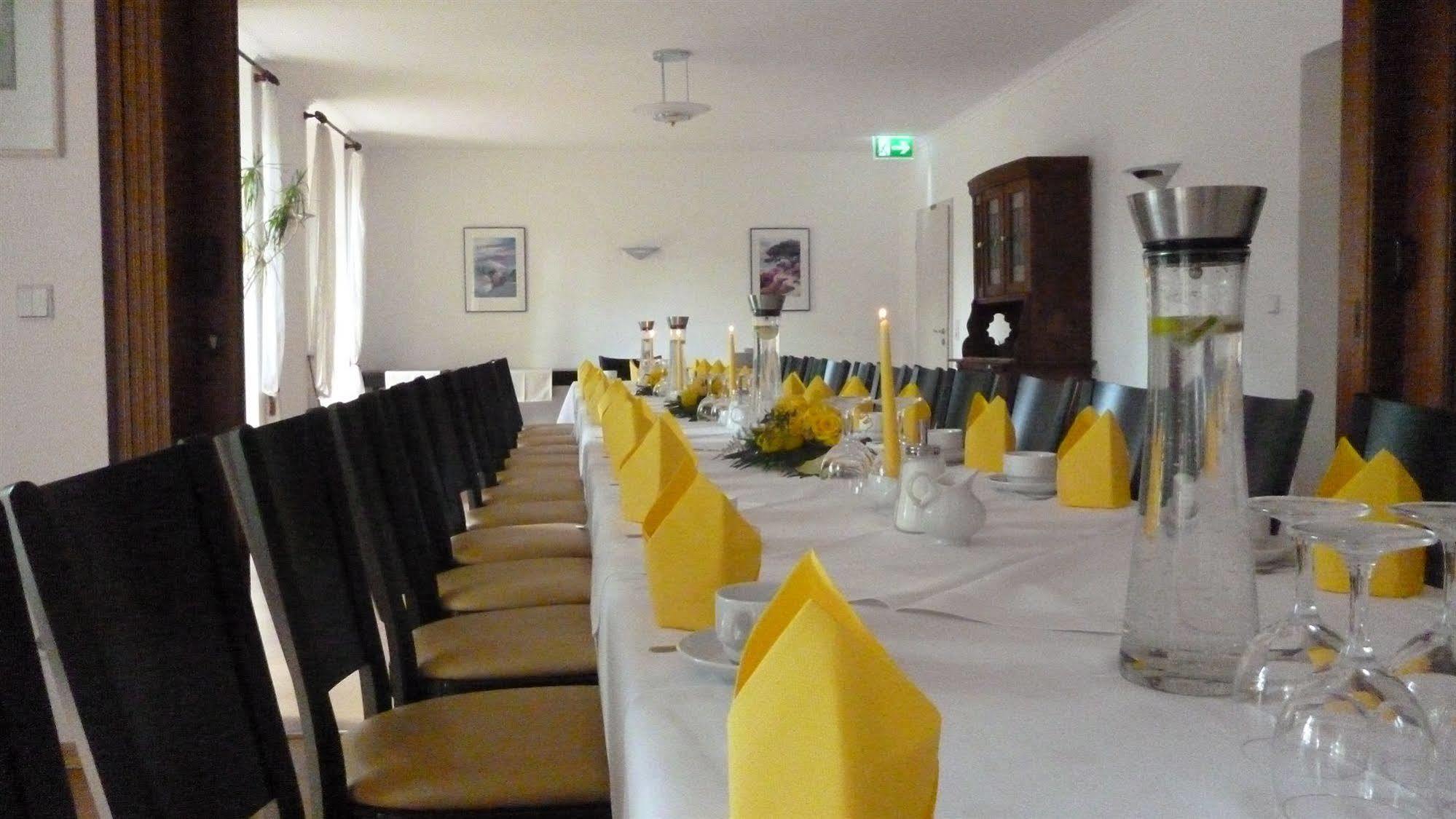 Hotel Und Restaurant Kranichsberg Woltersdorf  エクステリア 写真